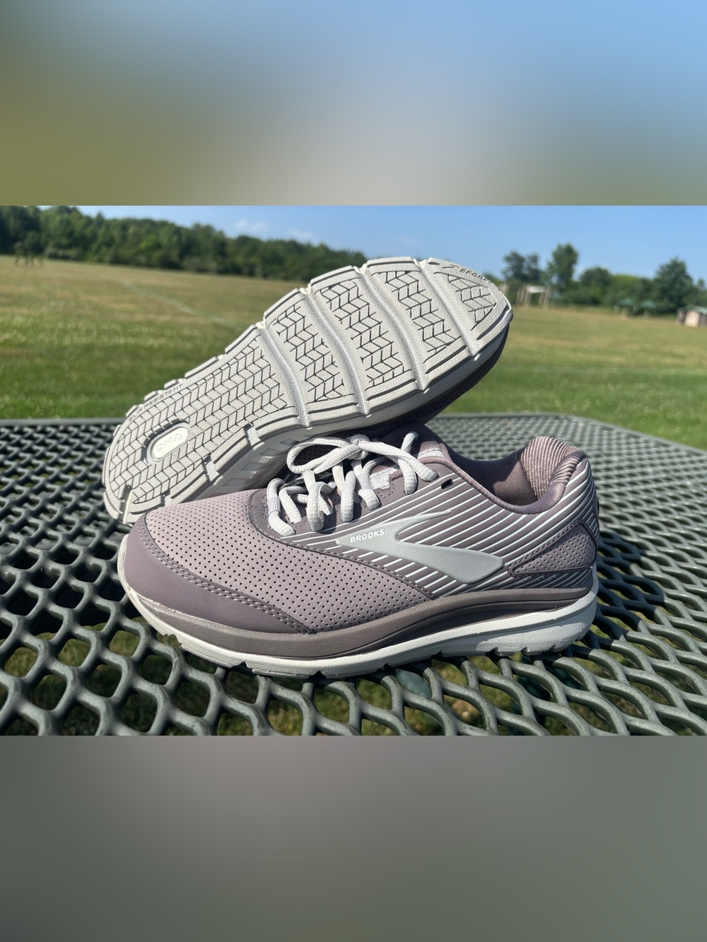 Brooks Addiction walker womens size 7W wide shoes gray Walking Sneakers